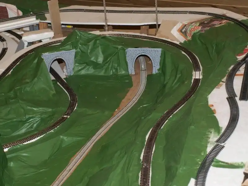 Modelové kolejiště TT červen 2010 – stavba kopců