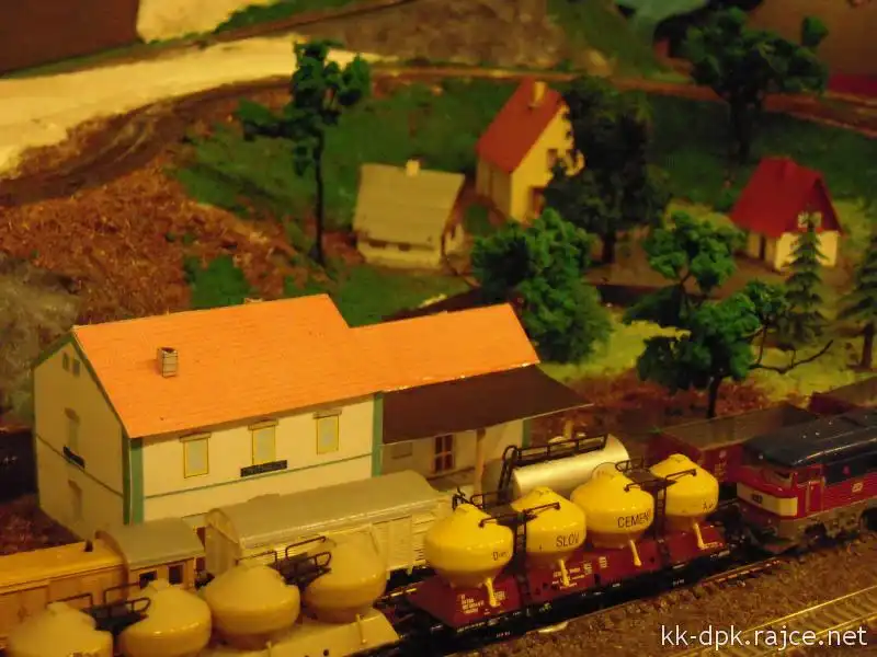 Modelové kolejiště TT říjen 2011 – Zkoušky a ježdění po všech tratích. 