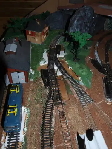 Modelové kolejiště TT říjen 2011 – Zalepení angličanů a oprava pravého zhlavý. 