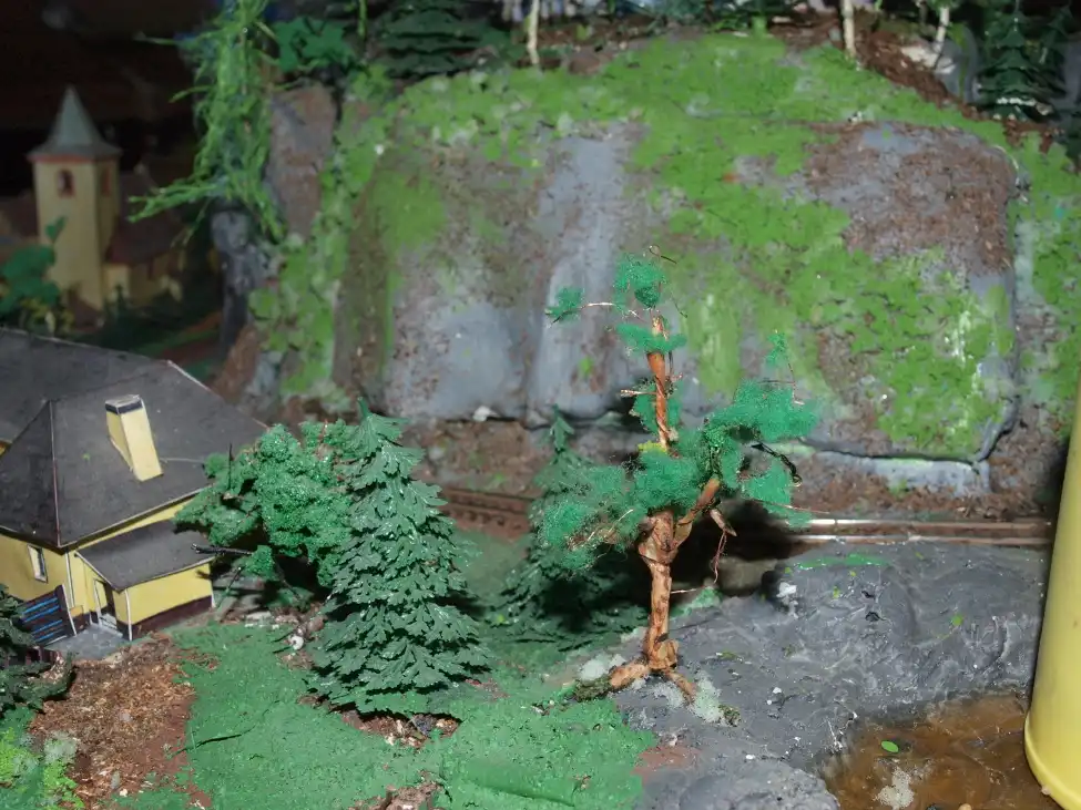 Modelové kolejiště TT duben 2014 – Brzy přijde bourání